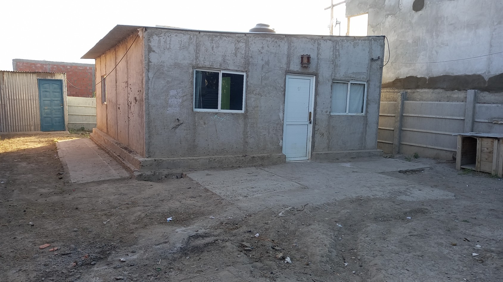 CASA - BARRIO LOS BRETES
