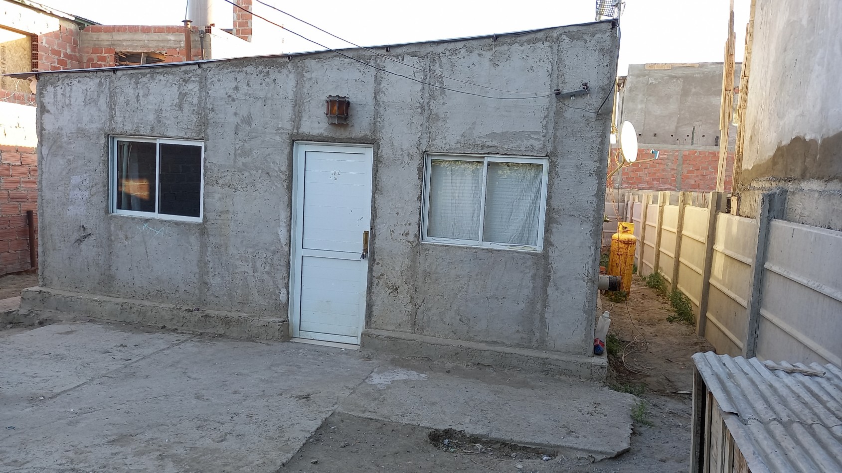 CASA - BARRIO LOS BRETES