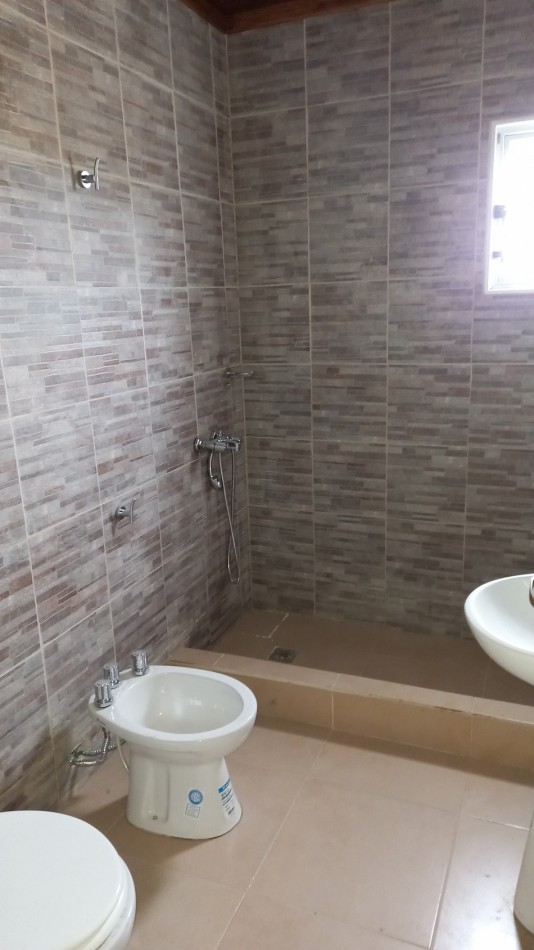 CASA PREFABRICADA - BARRIO LOS BRETES