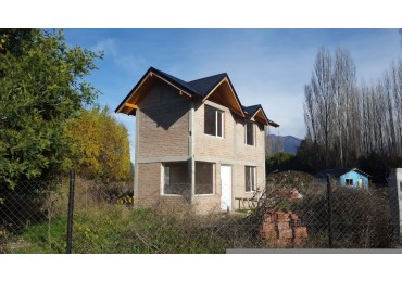 DUPLEX CON LOTE DE 1000 M2 - LAGO PUELO